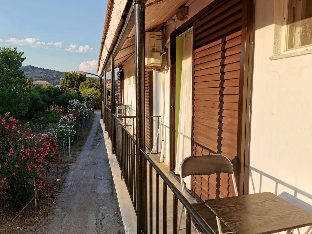 Maria'S Studios Agios Georgios  Bagian luar foto
